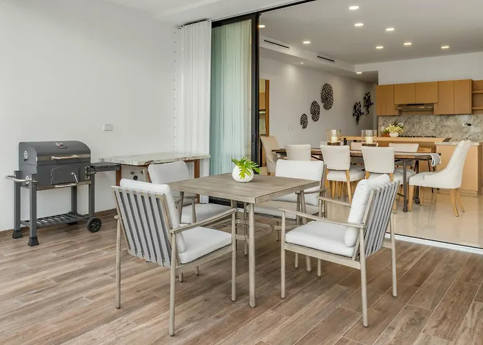 Modern With Stunning Bay Views Apartamento *