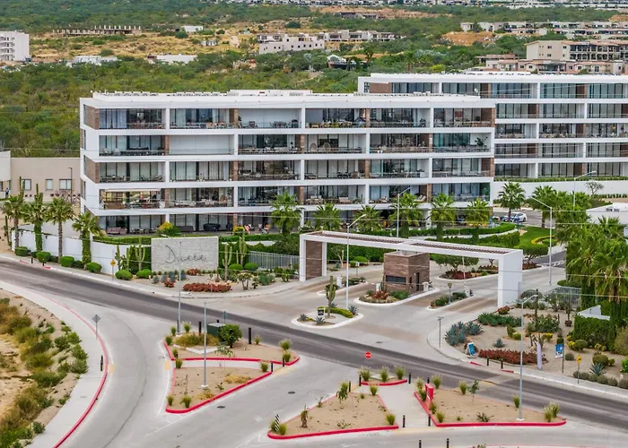 Modern With Stunning Bay Views